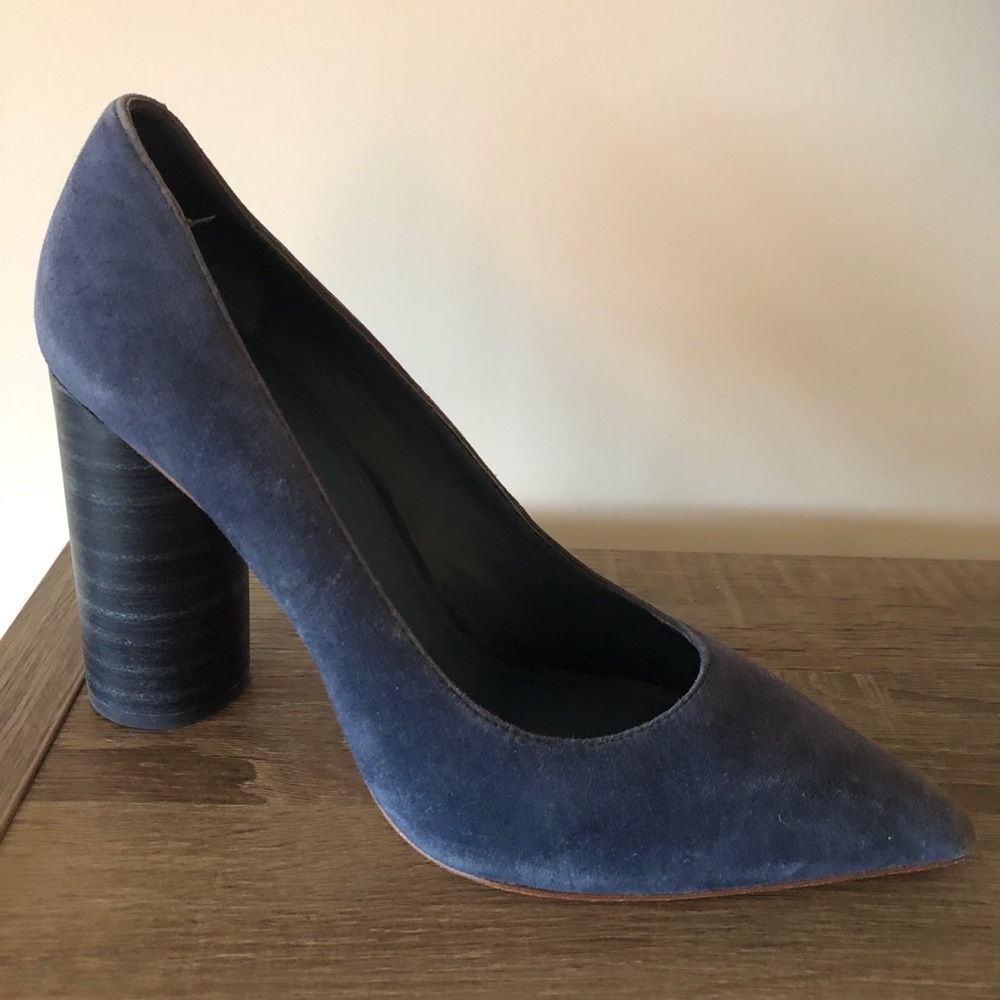 Pour La Victoire Cece Pumps in Blue Suede